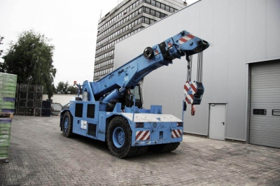 RENTAL OF EQUIPMENT WITH OPERATOR
