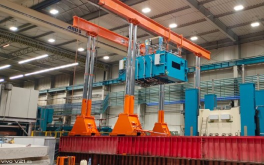 Suwnica Samojezdna Hydrauliczna o udźwigu 800 ton